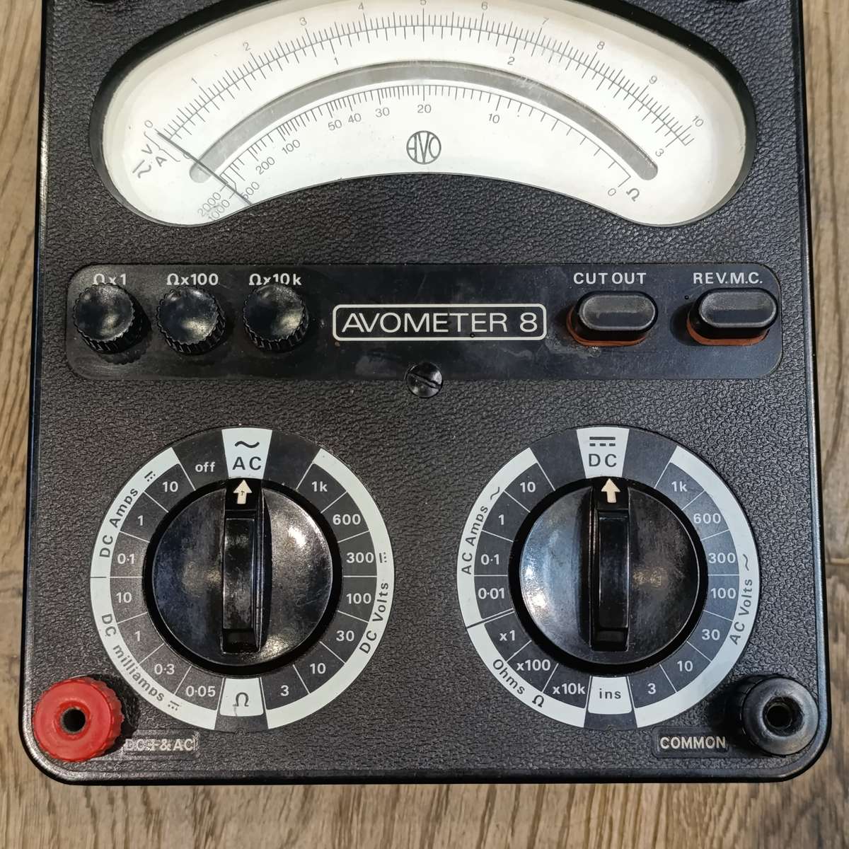 Vintage Universal Avo Meter model 8 in case