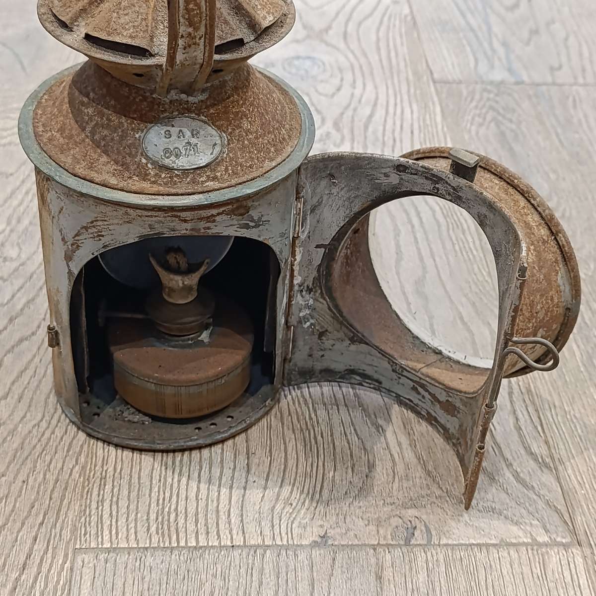 Vintage SA Railways signal oil lantern