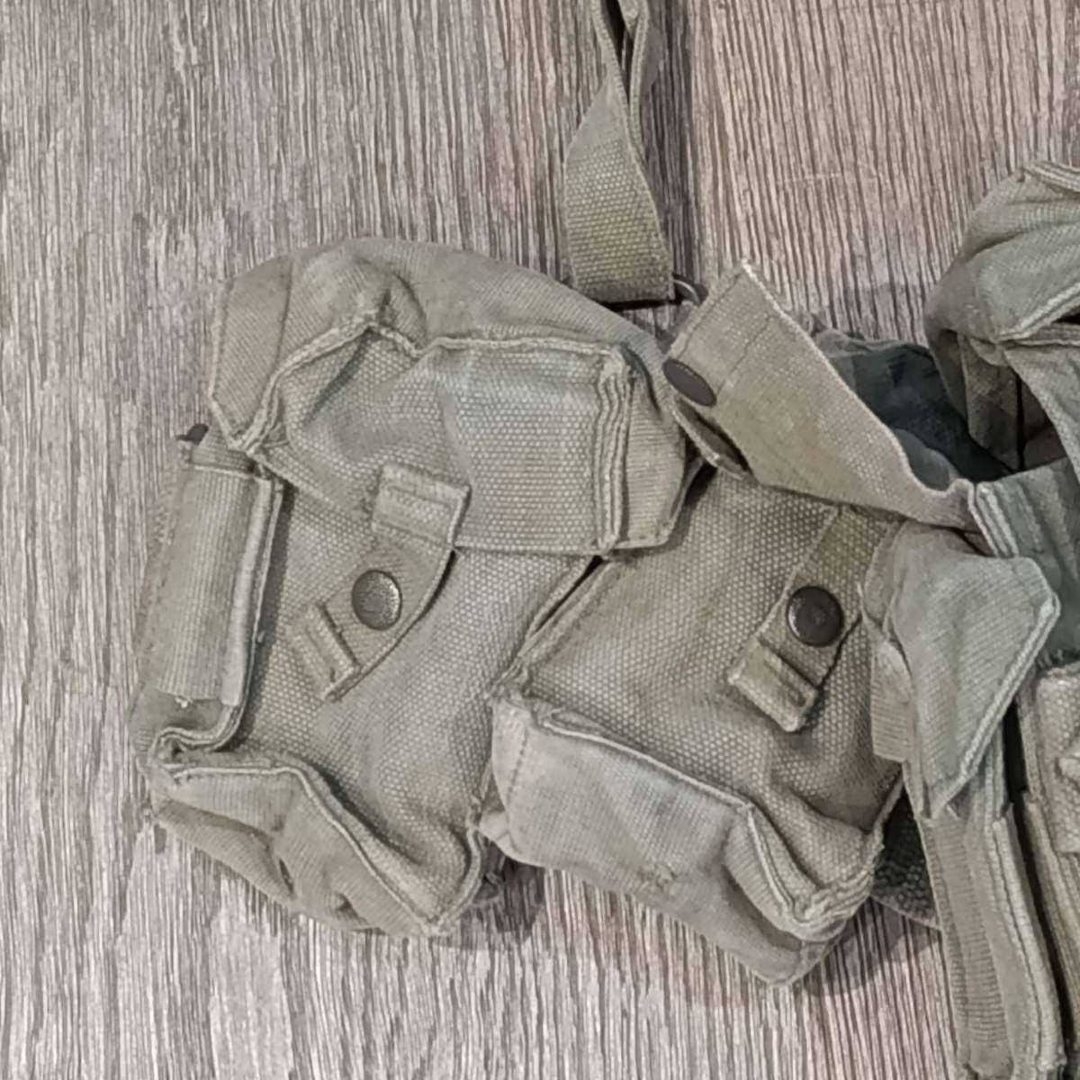 SADF Kidney, ammo and R1 ammo pouches on webbing belt