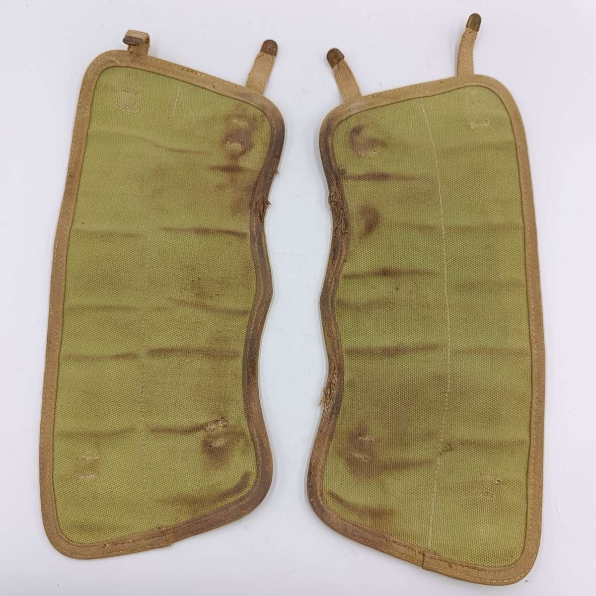 Pair of SADF puttees - green