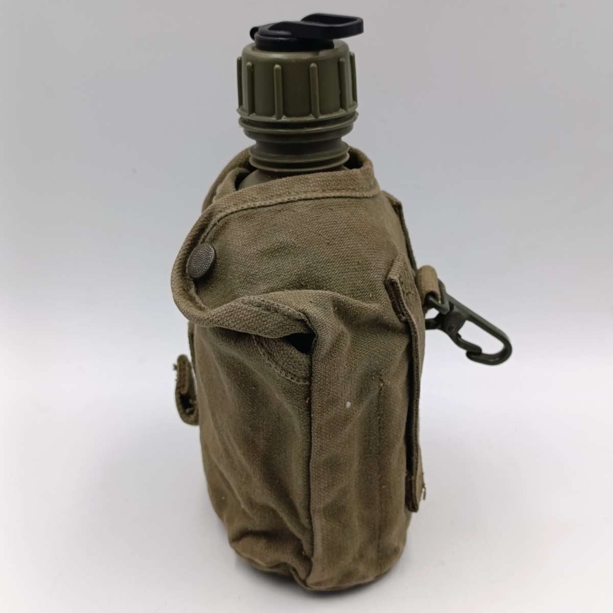 SADF Water bottle with fire bucket and pouch