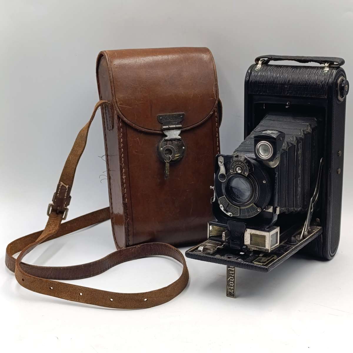 Antique Kodak No.A - 116 folding camera with leather pouch