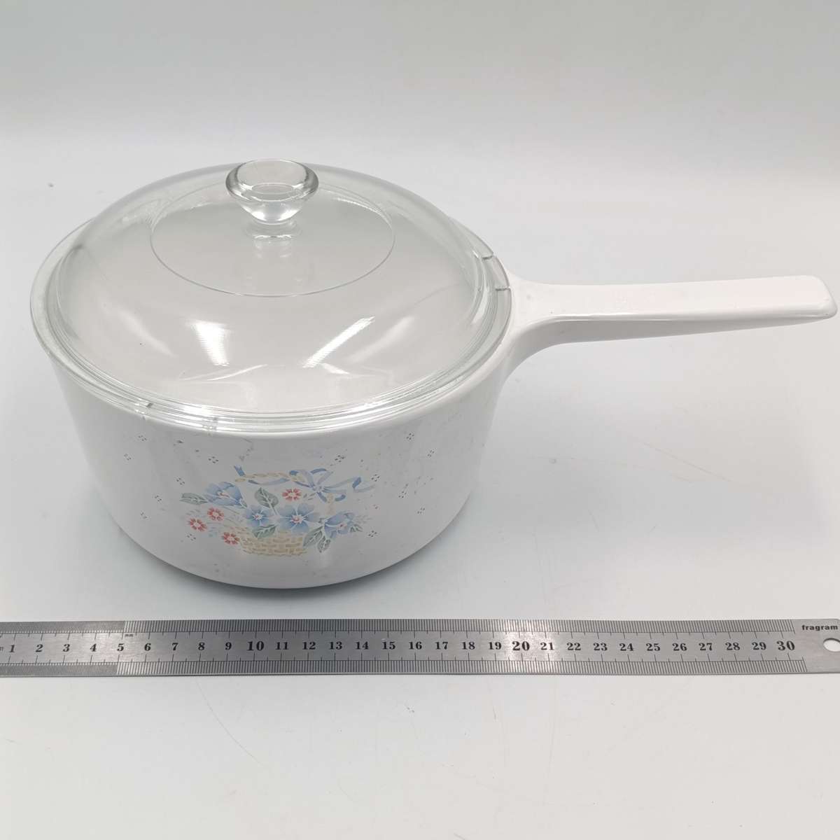 Vintage Corning ware pot with lid