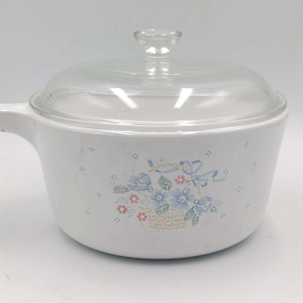 Vintage Corning ware pot with lid