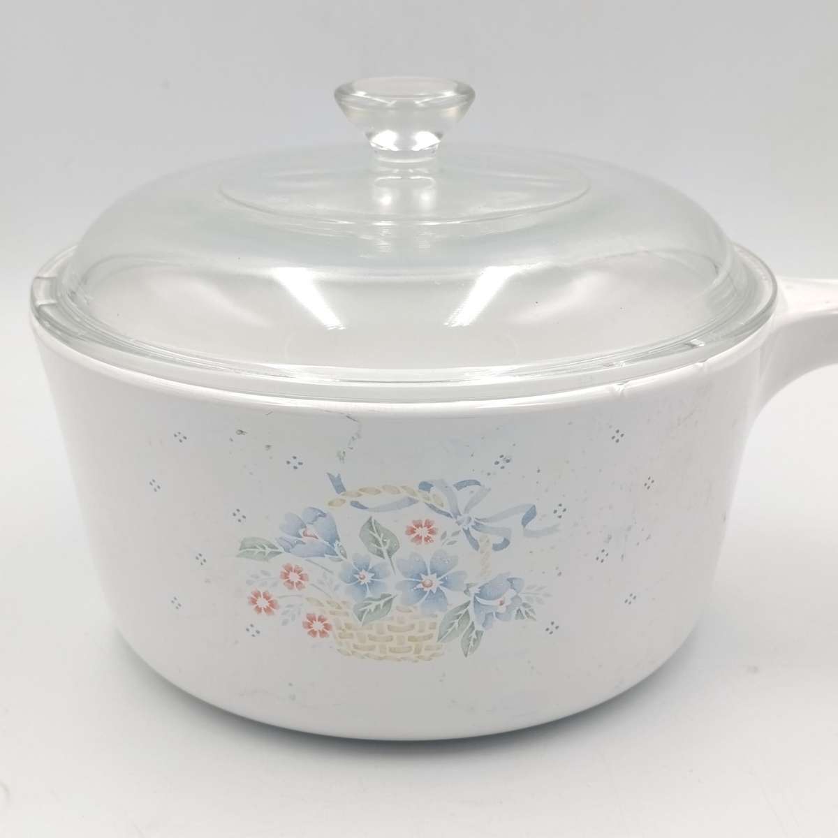 Vintage Corning ware pot with lid