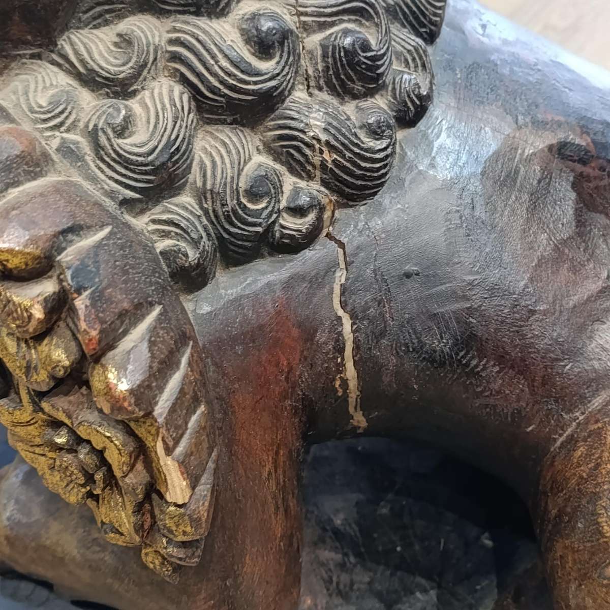 Pair of Large Chinese Foo dogs sculptures - wooden