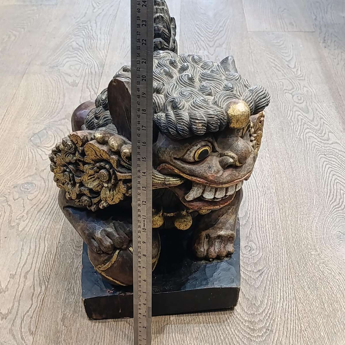 Pair of Large Chinese Foo dogs sculptures - wooden