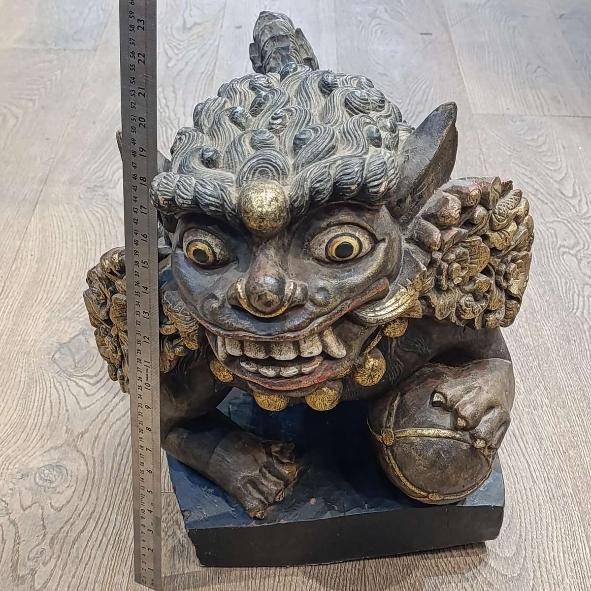 Pair of Large Chinese Foo dogs sculptures - wooden