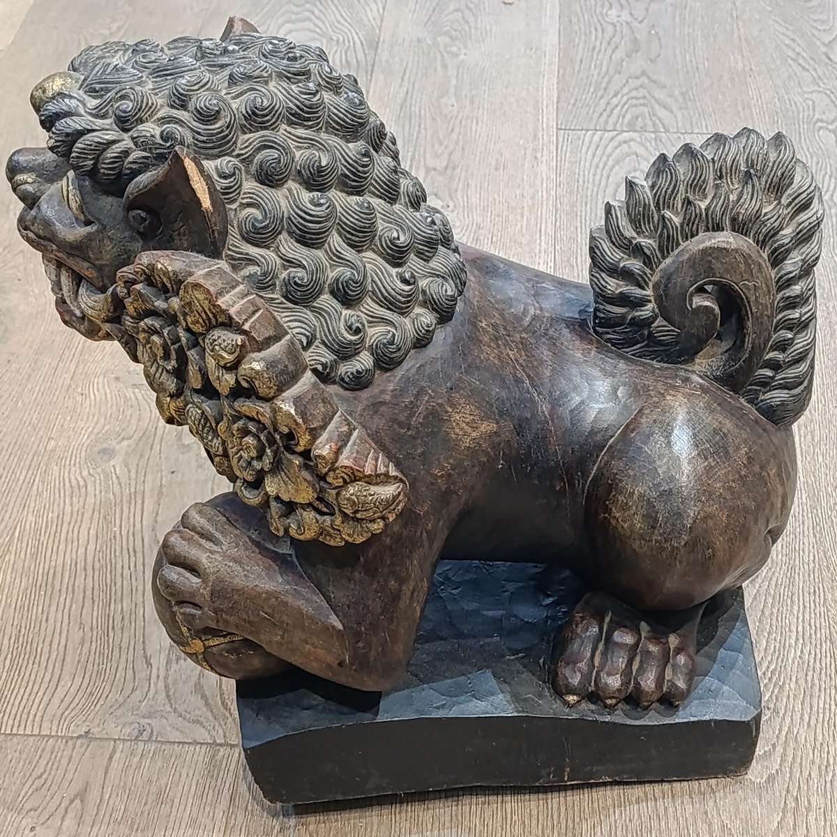 Pair of Large Chinese Foo dogs sculptures - wooden