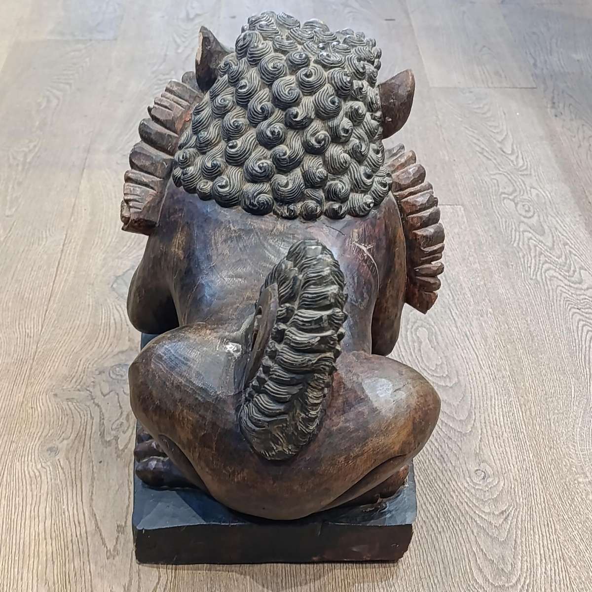 Pair of Large Chinese Foo dogs sculptures - wooden