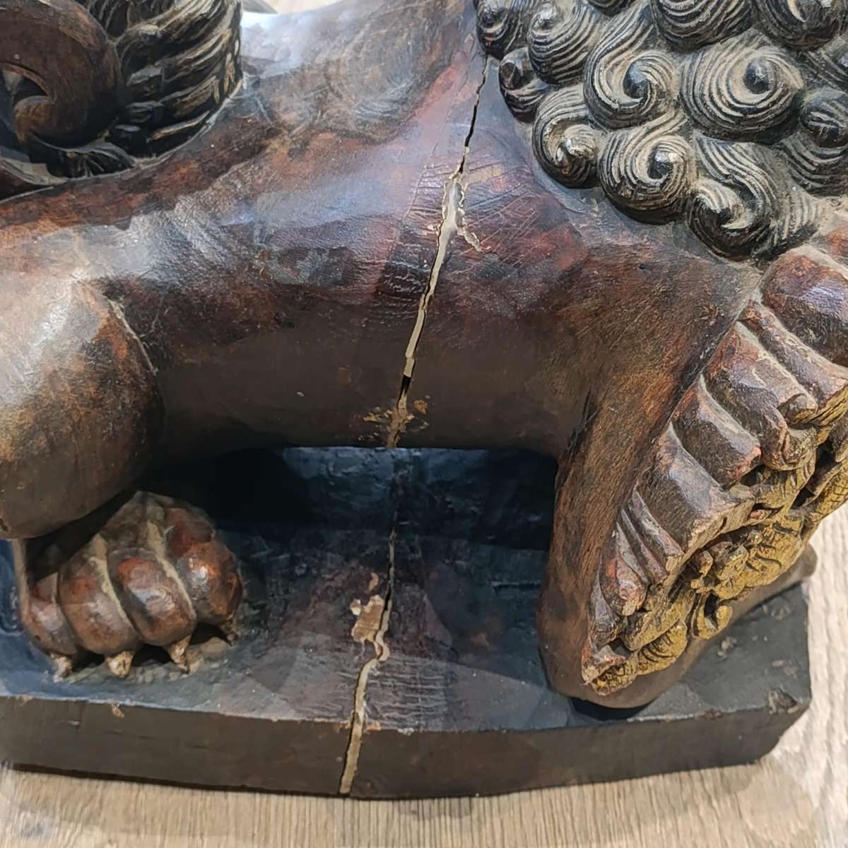 Pair of Large Chinese Foo dogs sculptures - wooden