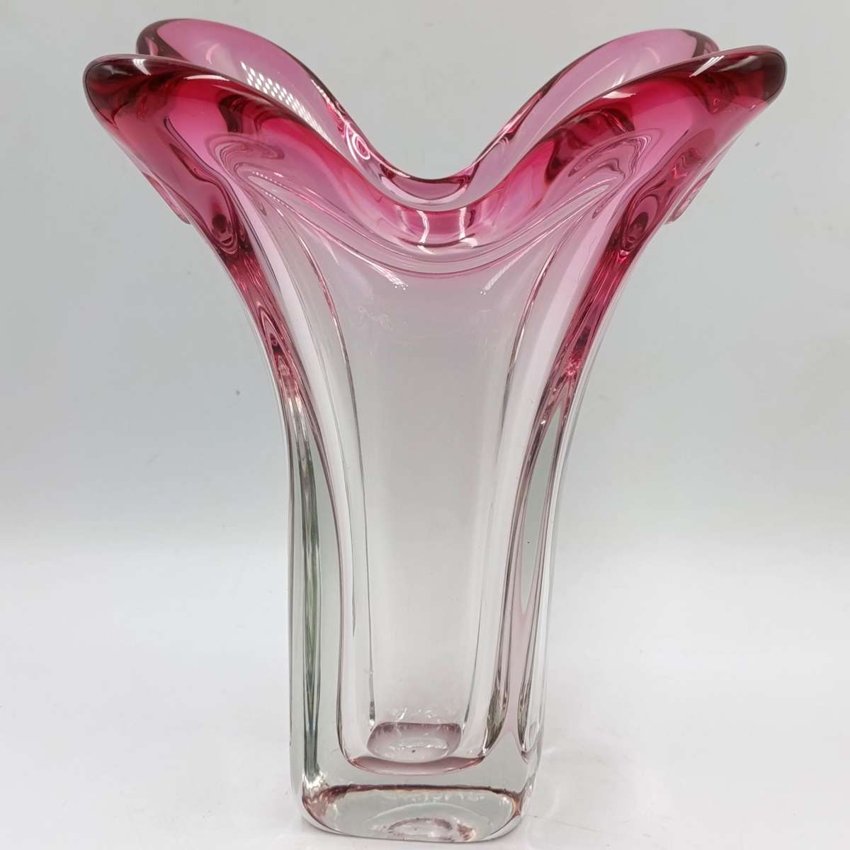 Beautiful Pink Murano glass flower vase