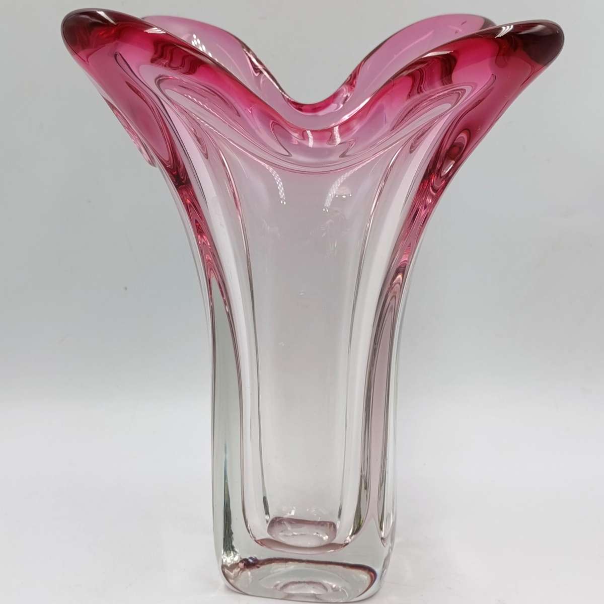Beautiful Pink Murano glass flower vase