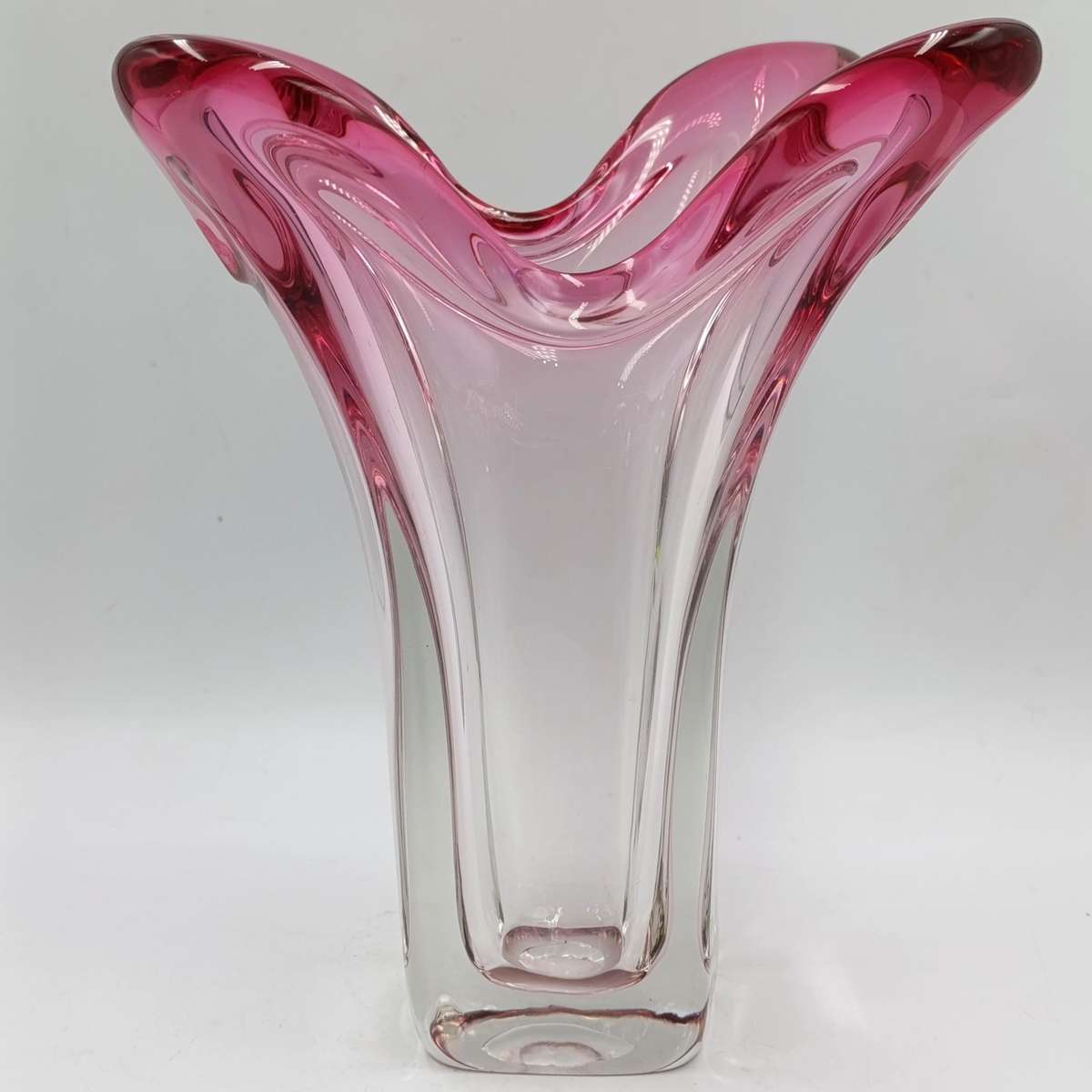 Beautiful Pink Murano glass flower vase