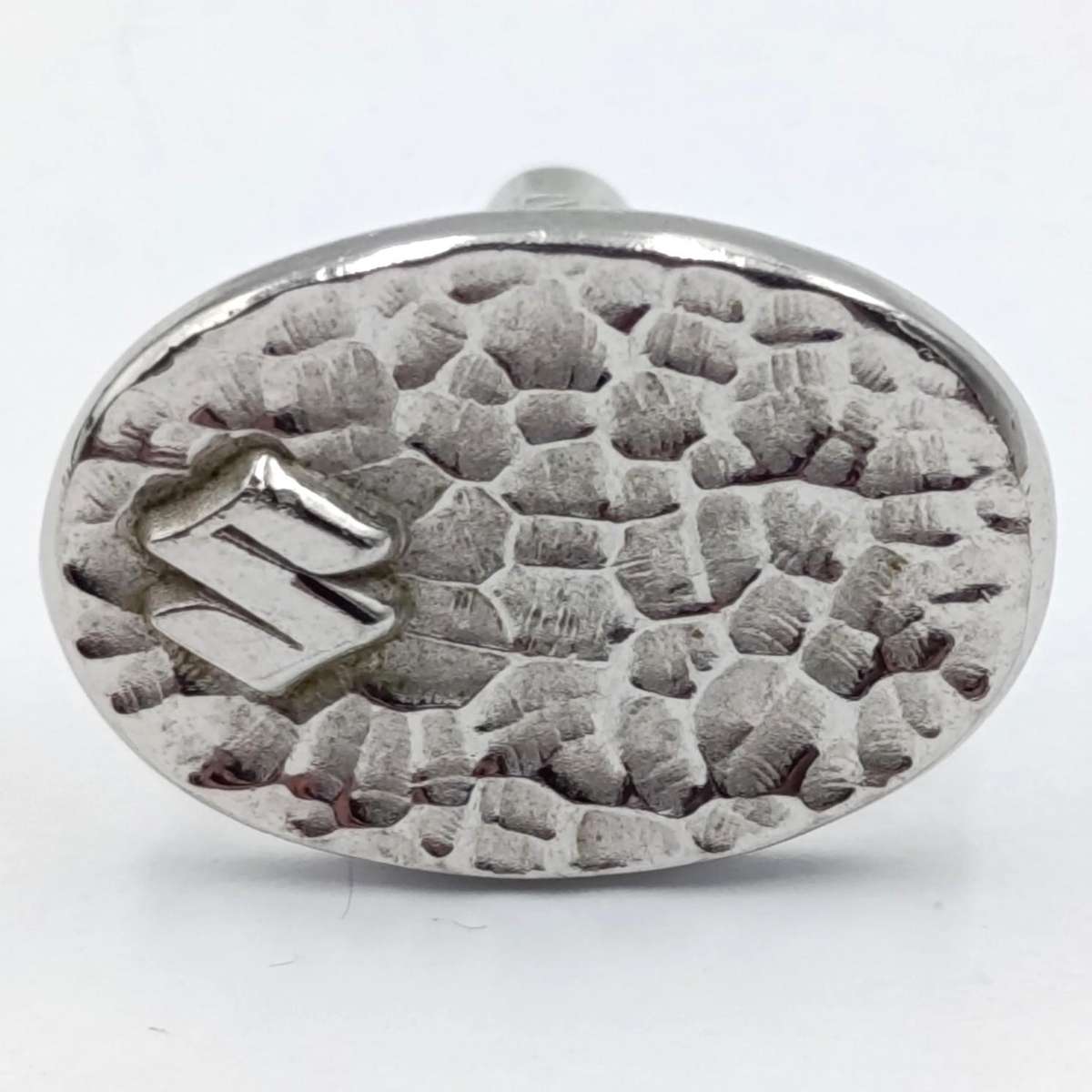 Pair of Suzuki cufflinks