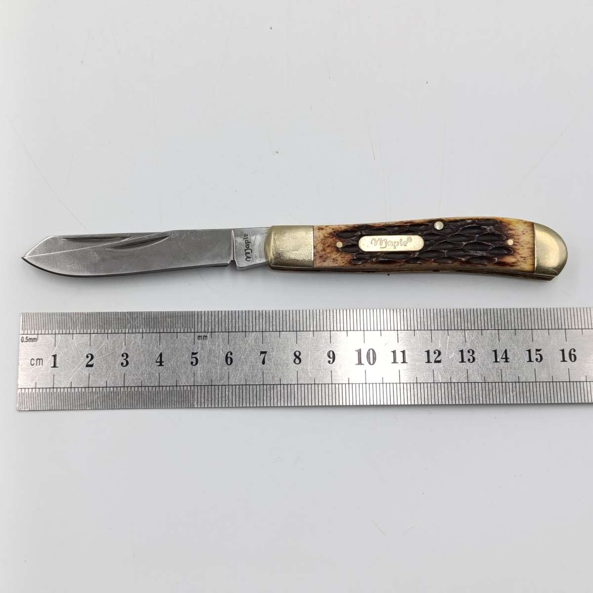 Vintage Maple pocket knife with 2 blades