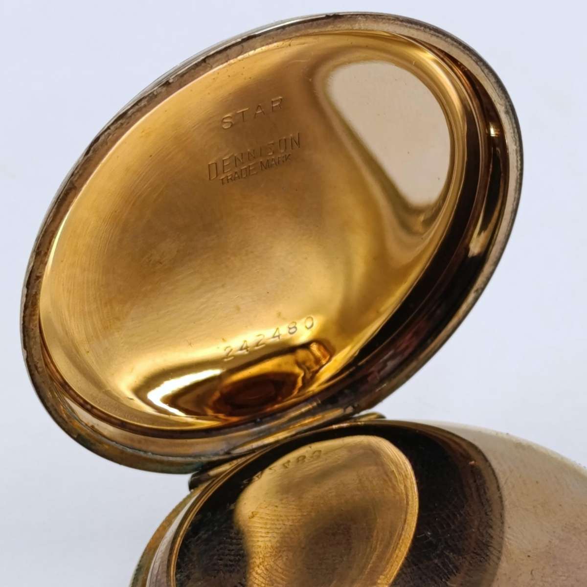 Antique 1903 Waltham full hunter goldplated pocketwatch - working - serial 12233776 - with pouch