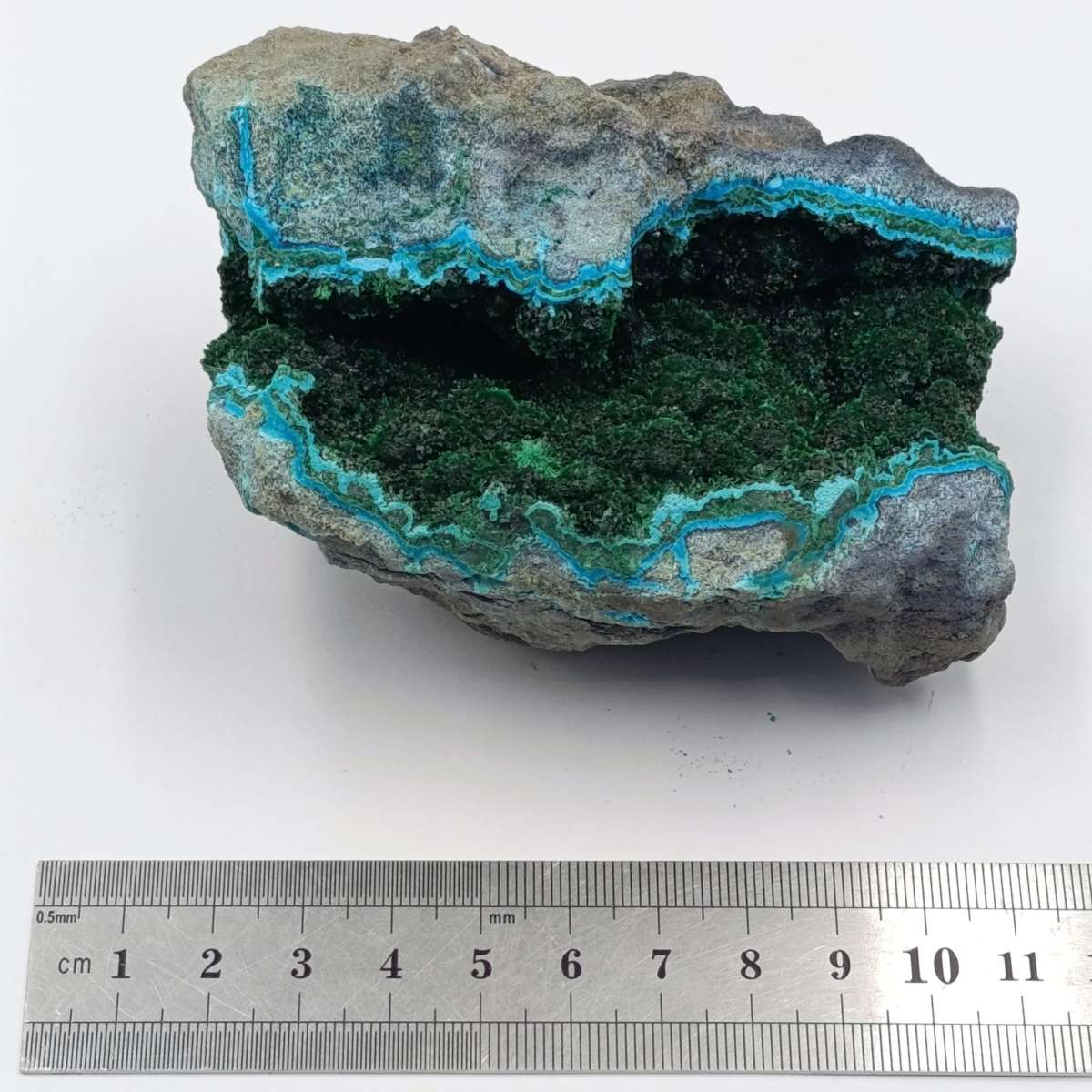Azurite and Malachite mineral specimen of 316 grams