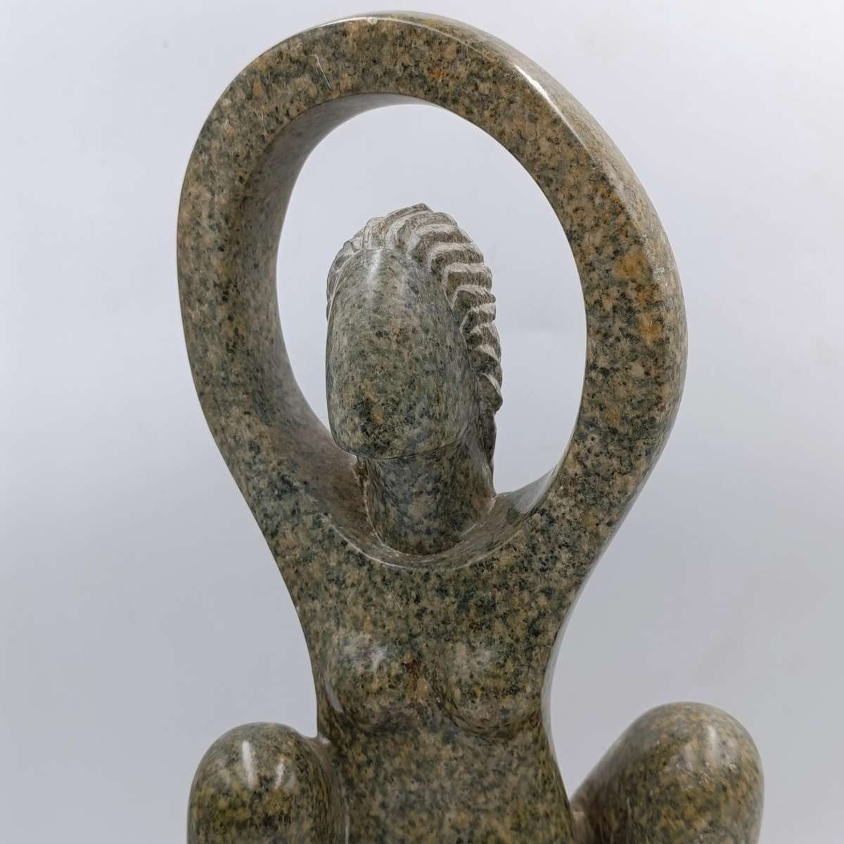 African Serpentine sculpture by Fabo Dete - Height 36cm