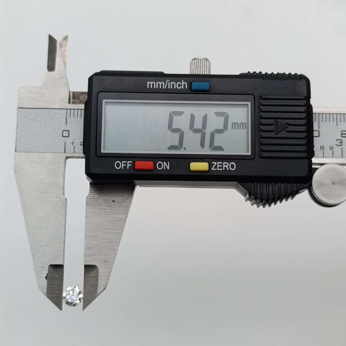 Natural Round Brilliant diamond of 0,66ct - Colour N, clarity VS 2 - with GEMLAB certificate