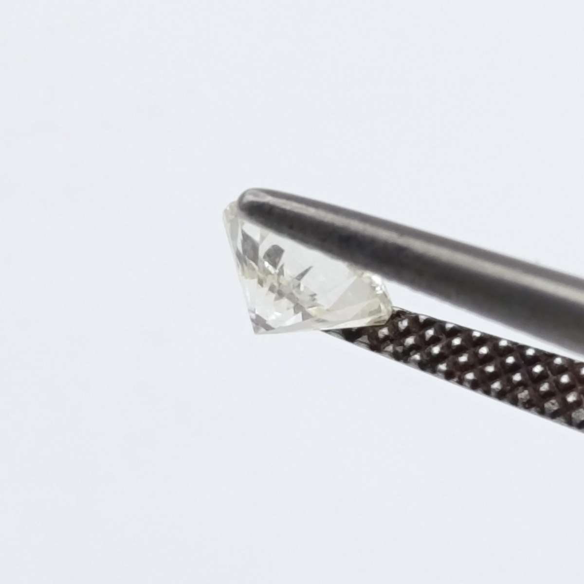 Natural Round Brilliant diamond of 0,66ct - Colour N, clarity VS 2 - with GEMLAB certificate