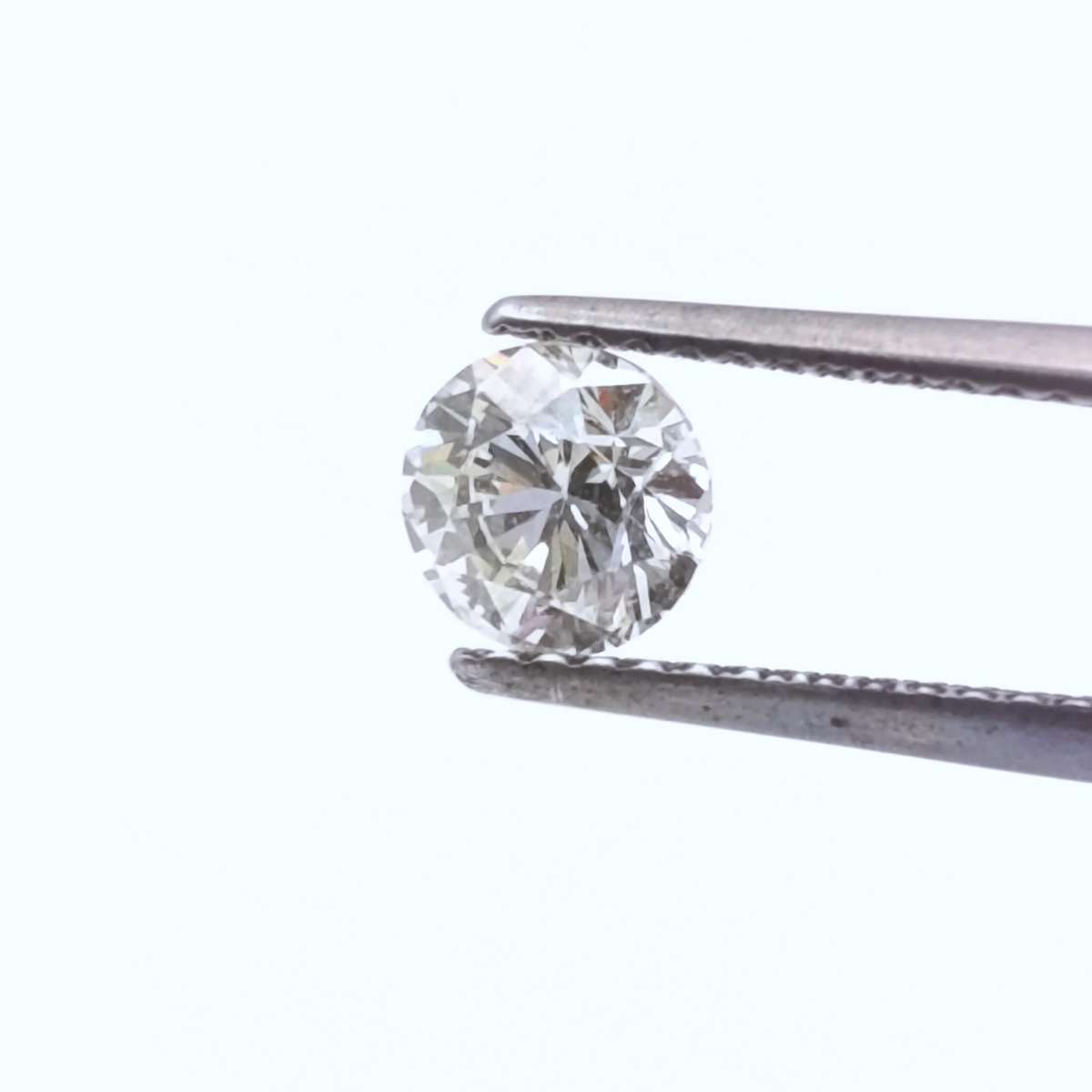 Natural Round Brilliant diamond of 0,66ct - Colour N, clarity VS 2 - with GEMLAB certificate
