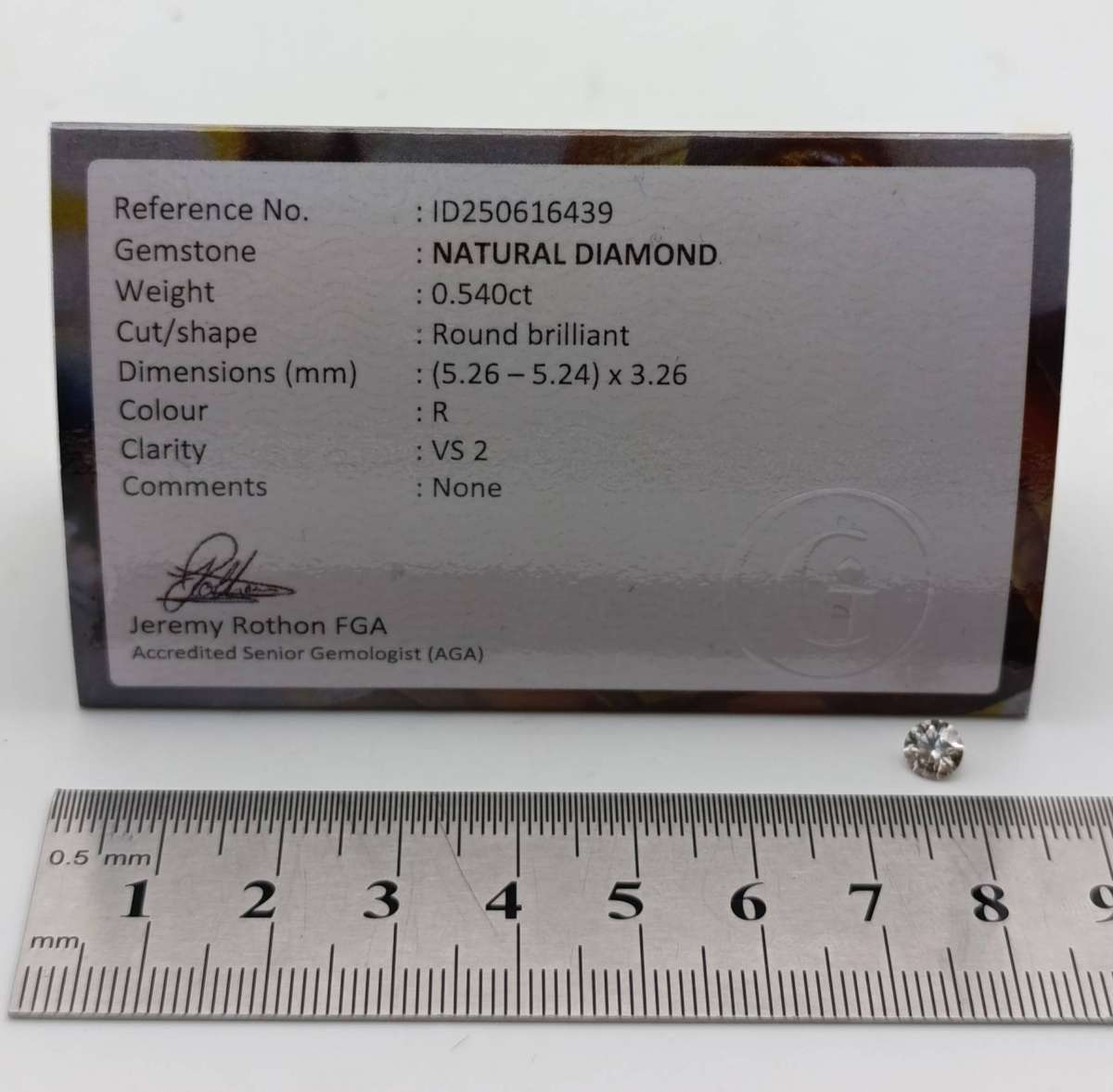 Natural Round Brilliant diamond of 0.54 ct - color R, Clarity VS2 - with GEMLAB certificate