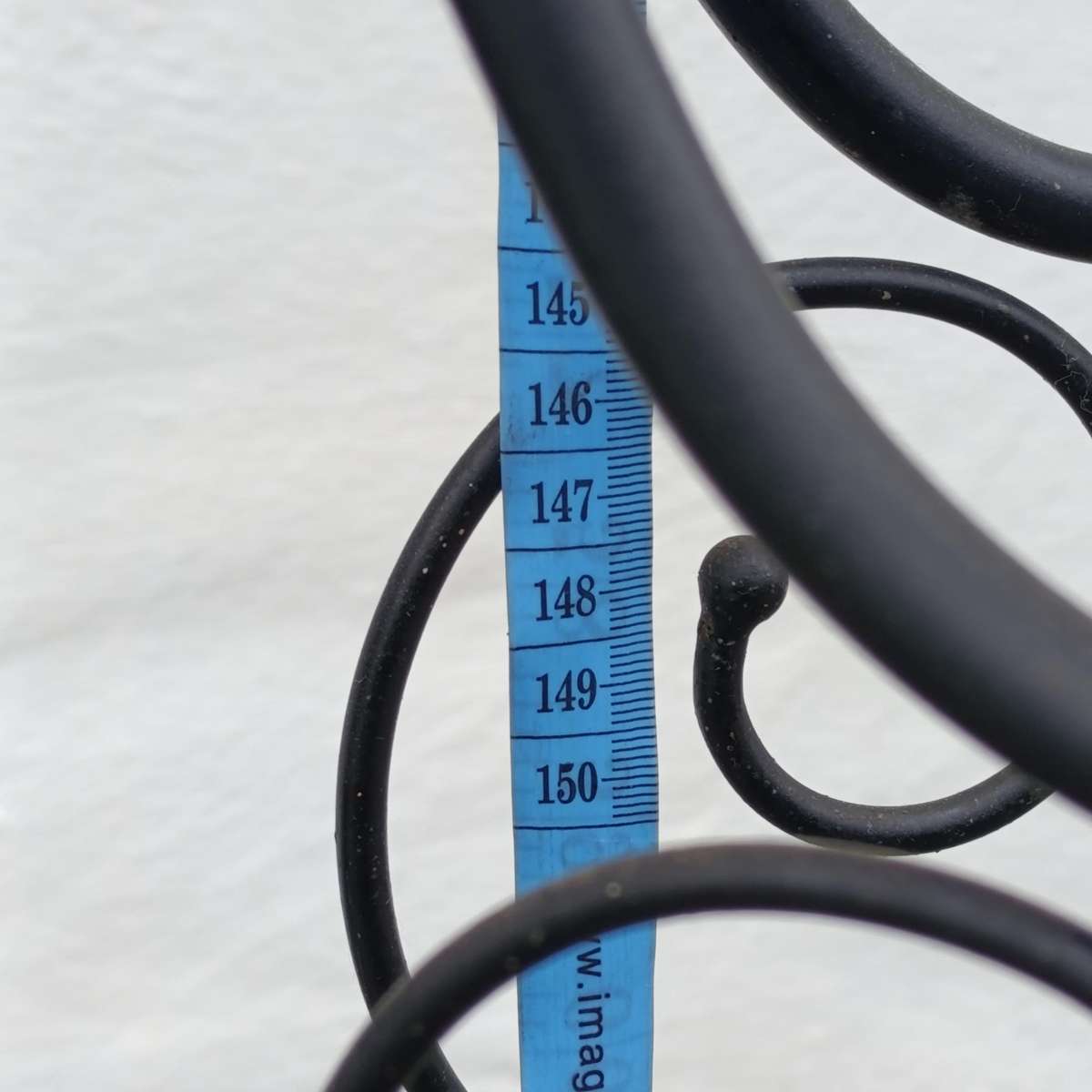 Large Crystal chandelier with 9 arms - one fitting broken - Collection only