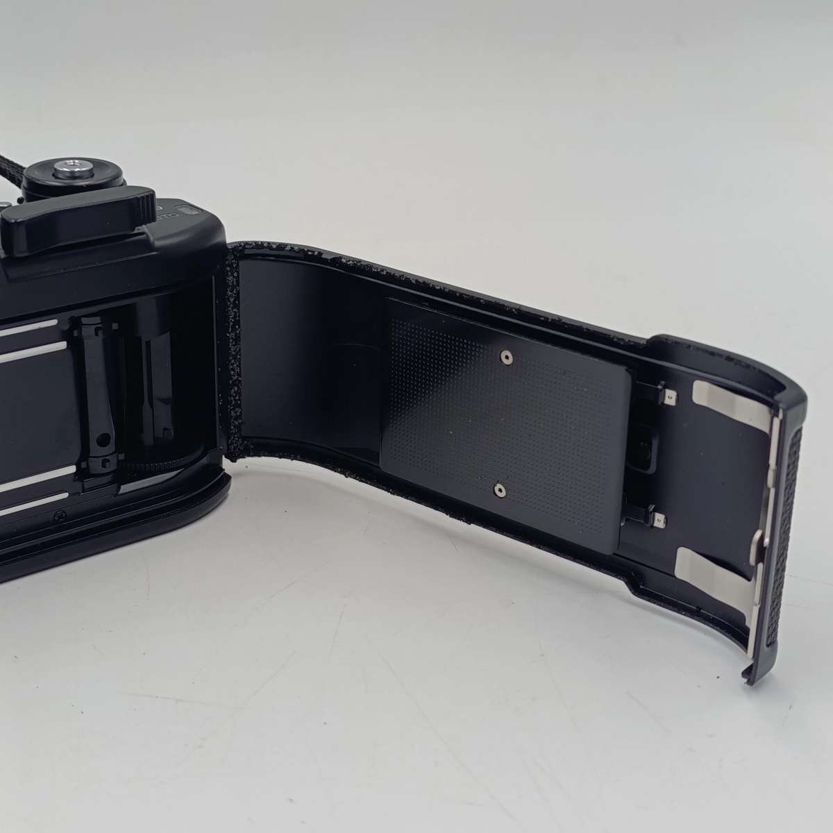 Vintage Nikon M90 35mm film camera with Nikon Series E 1:1.8 50mm lens - shutter firing