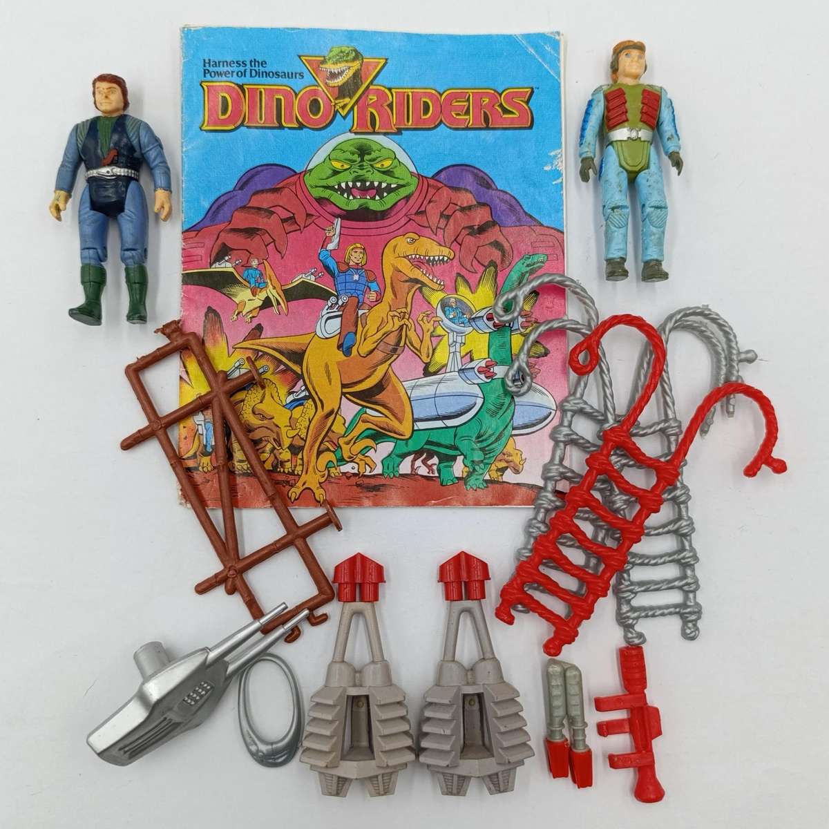 Lot of vintage Tyco Dino with \ Riders accessories action figurines