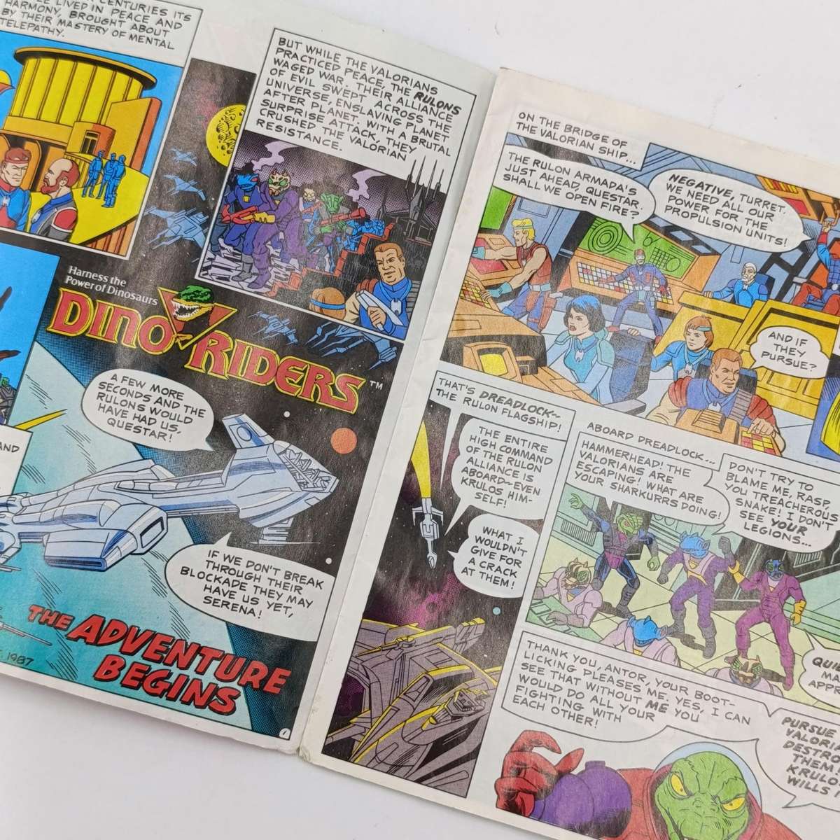 Lot of vintage Tyco Dino with \ Riders accessories action figurines