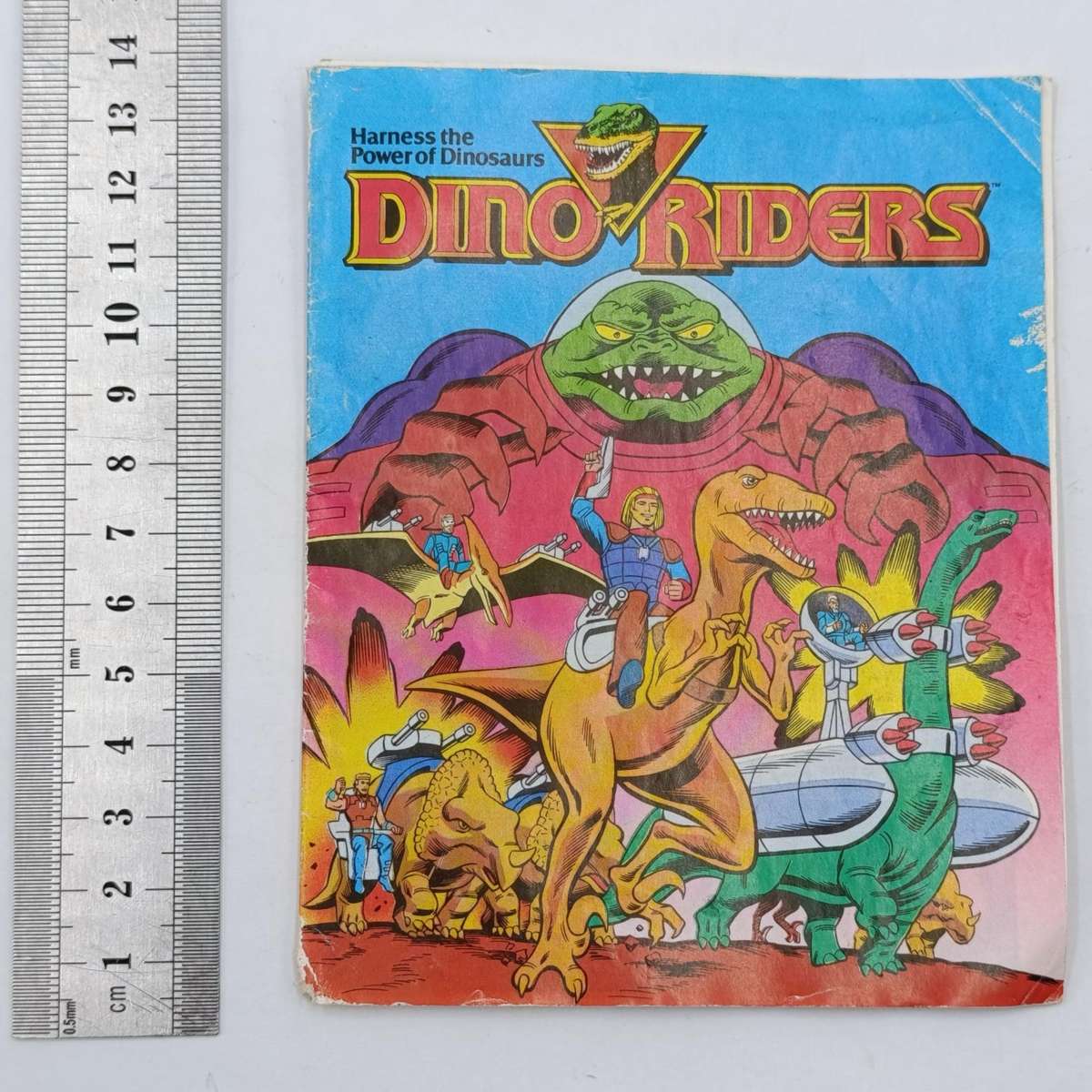 Lot of vintage Tyco Dino with \ Riders accessories action figurines