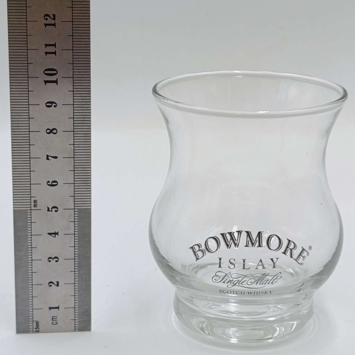 Lot of 6 Bowmore Scotch Whiskey glasses - in original Boxes