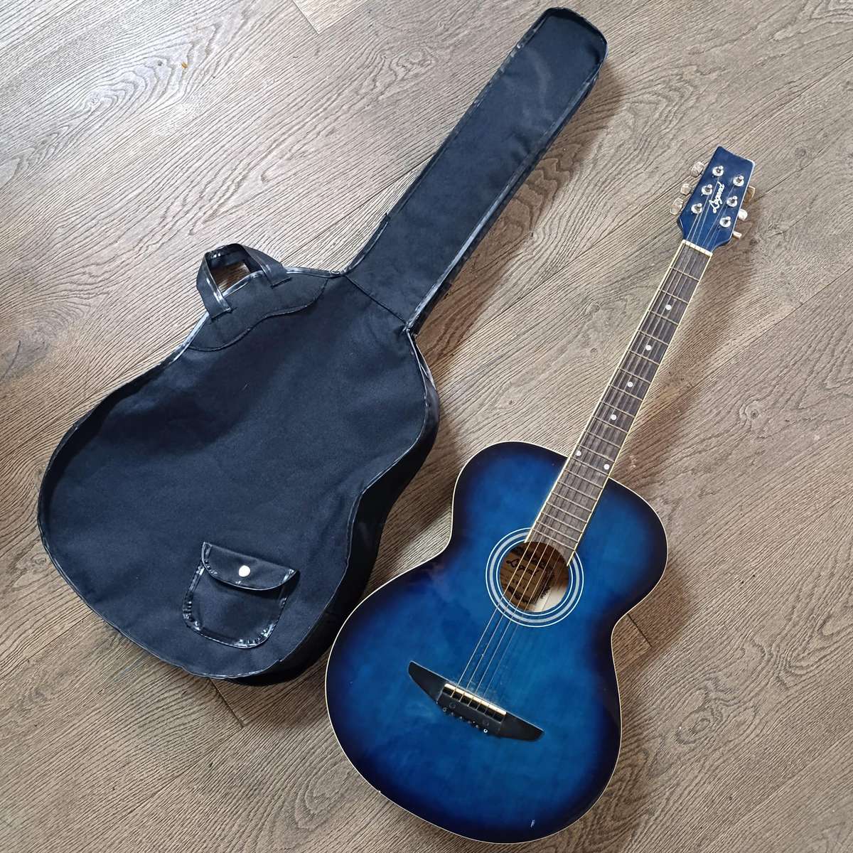 Legend GW 144 blue accoustic guitar in bag