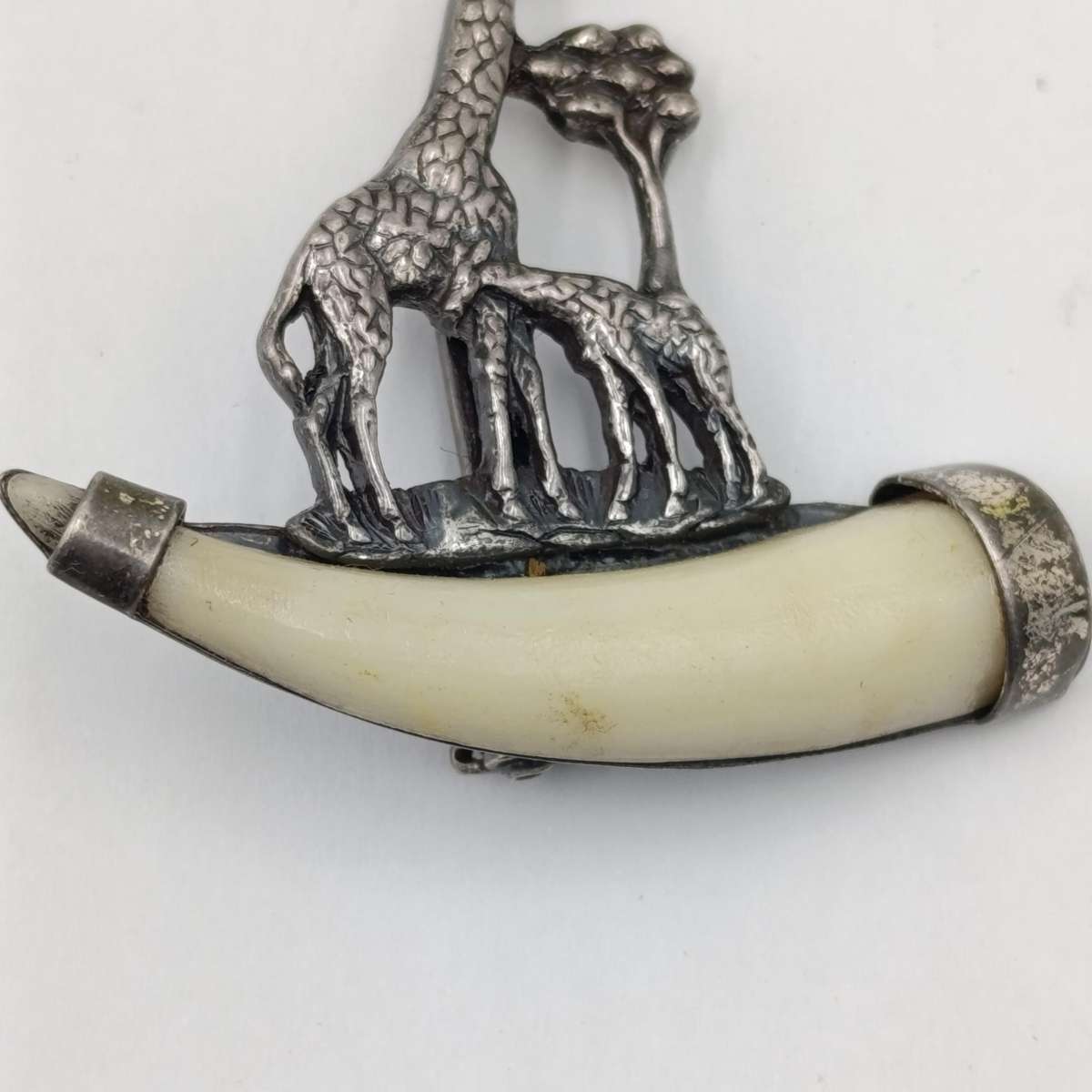 W Pretorius Wildtuin brooch - Sold in Kruger Park - giraffes