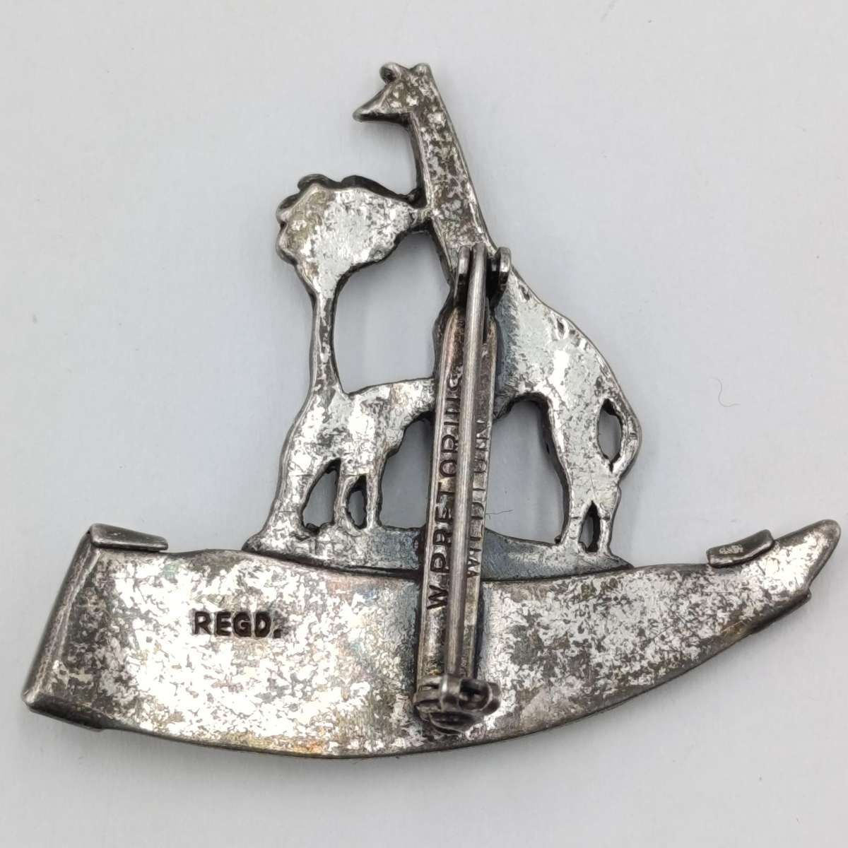 W Pretorius Wildtuin brooch - Sold in Kruger Park - giraffes