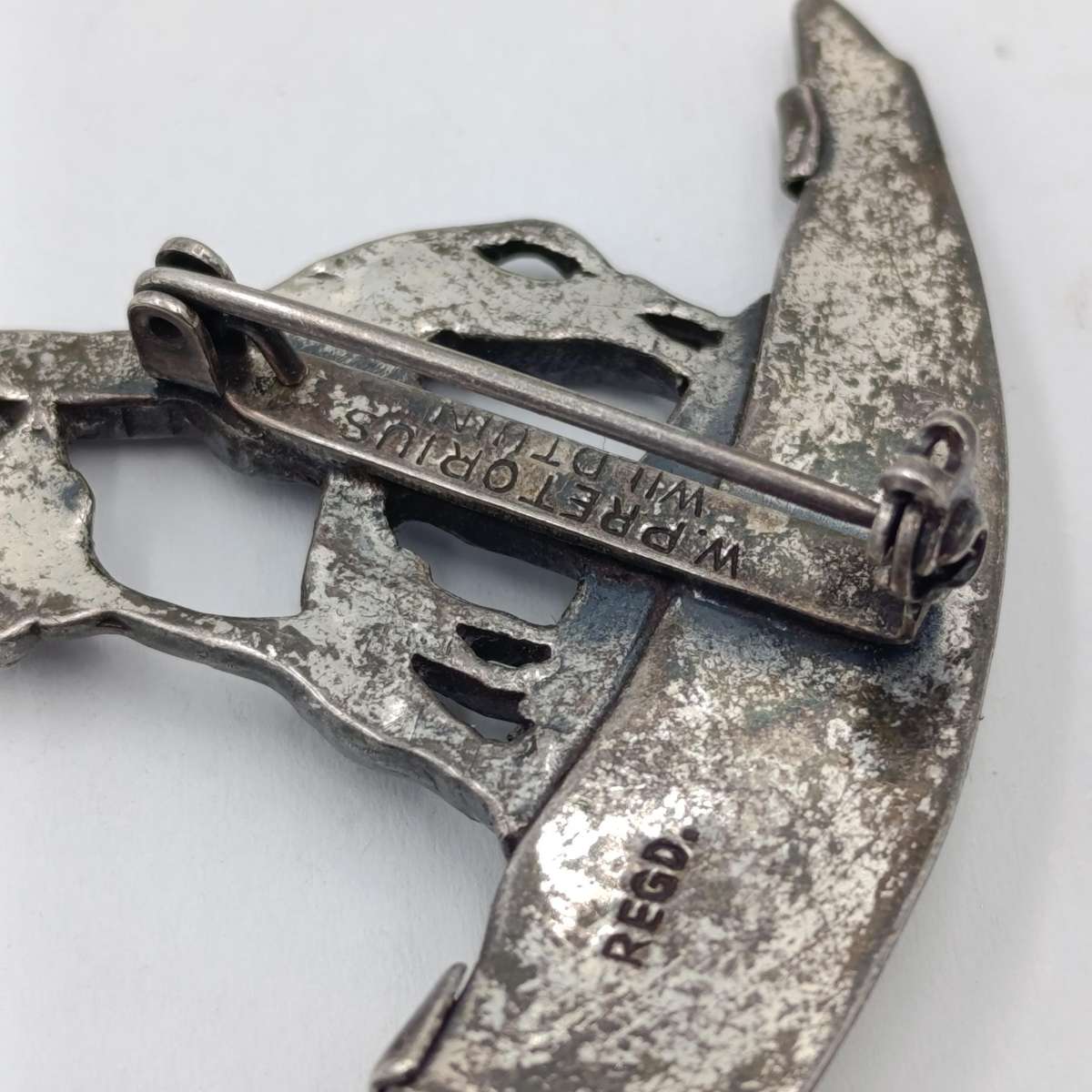 W Pretorius Wildtuin brooch - Sold in Kruger Park - giraffes