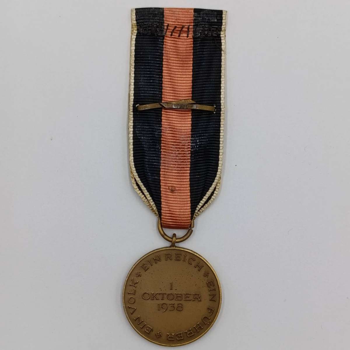 German WW2 Sudetenland commemorative medal with pragne castle bar