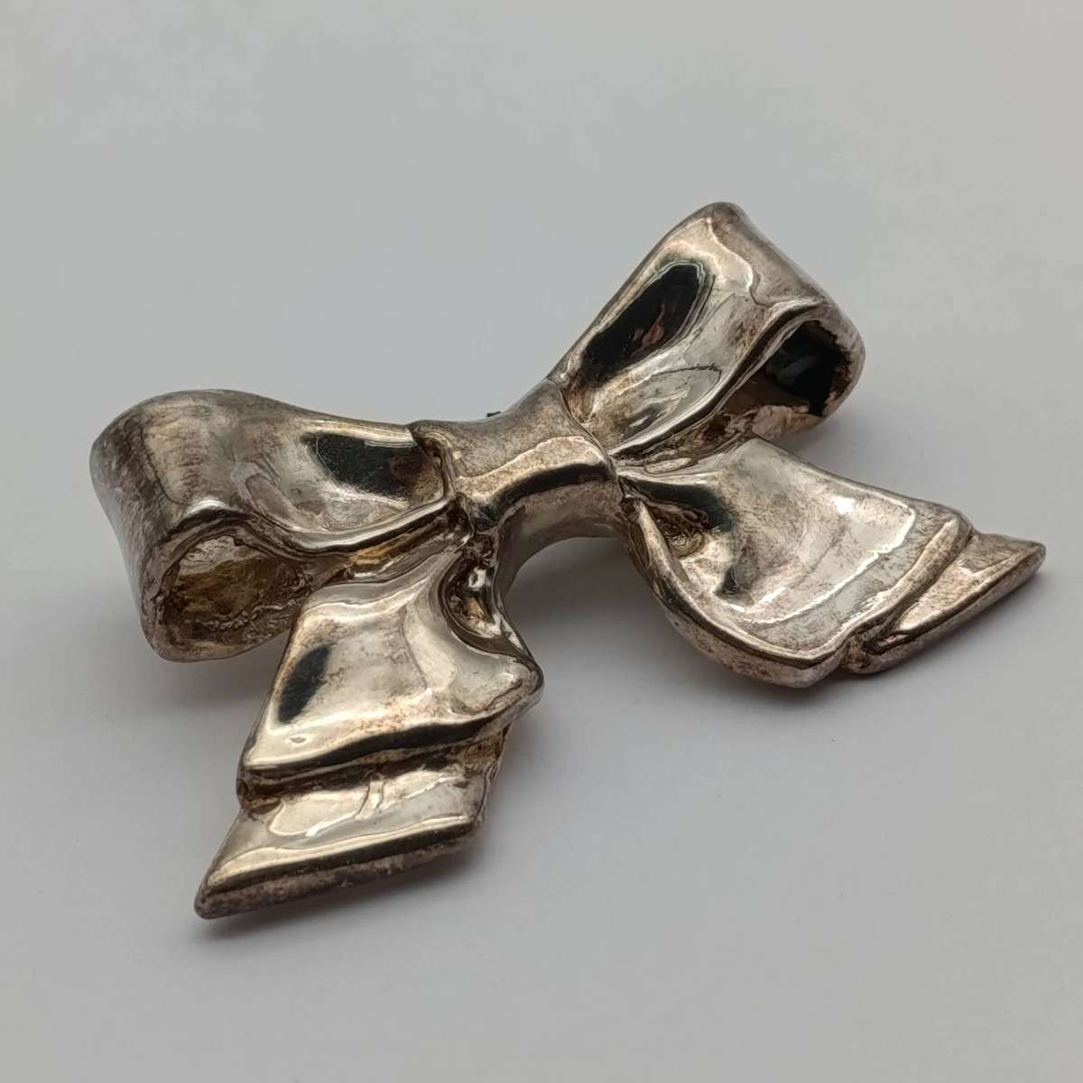 Sterling silver brooch in shape of Bowtie - 23,7g