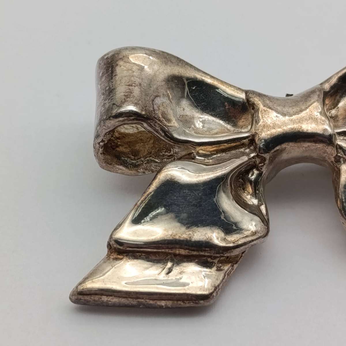 Sterling silver brooch in shape of Bowtie - 23,7g