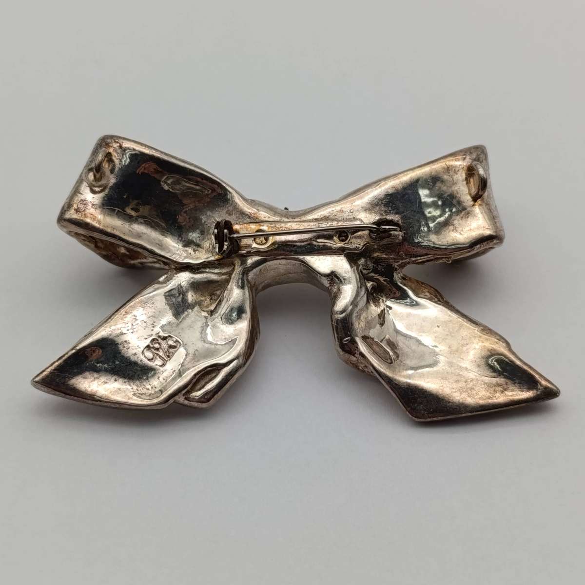 Sterling silver brooch in shape of Bowtie - 23,7g