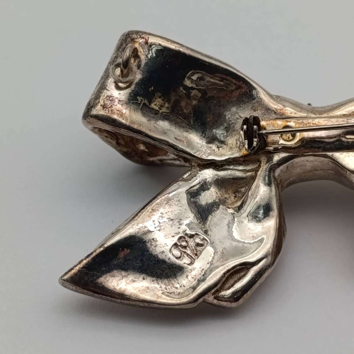 Sterling silver brooch in shape of Bowtie - 23,7g
