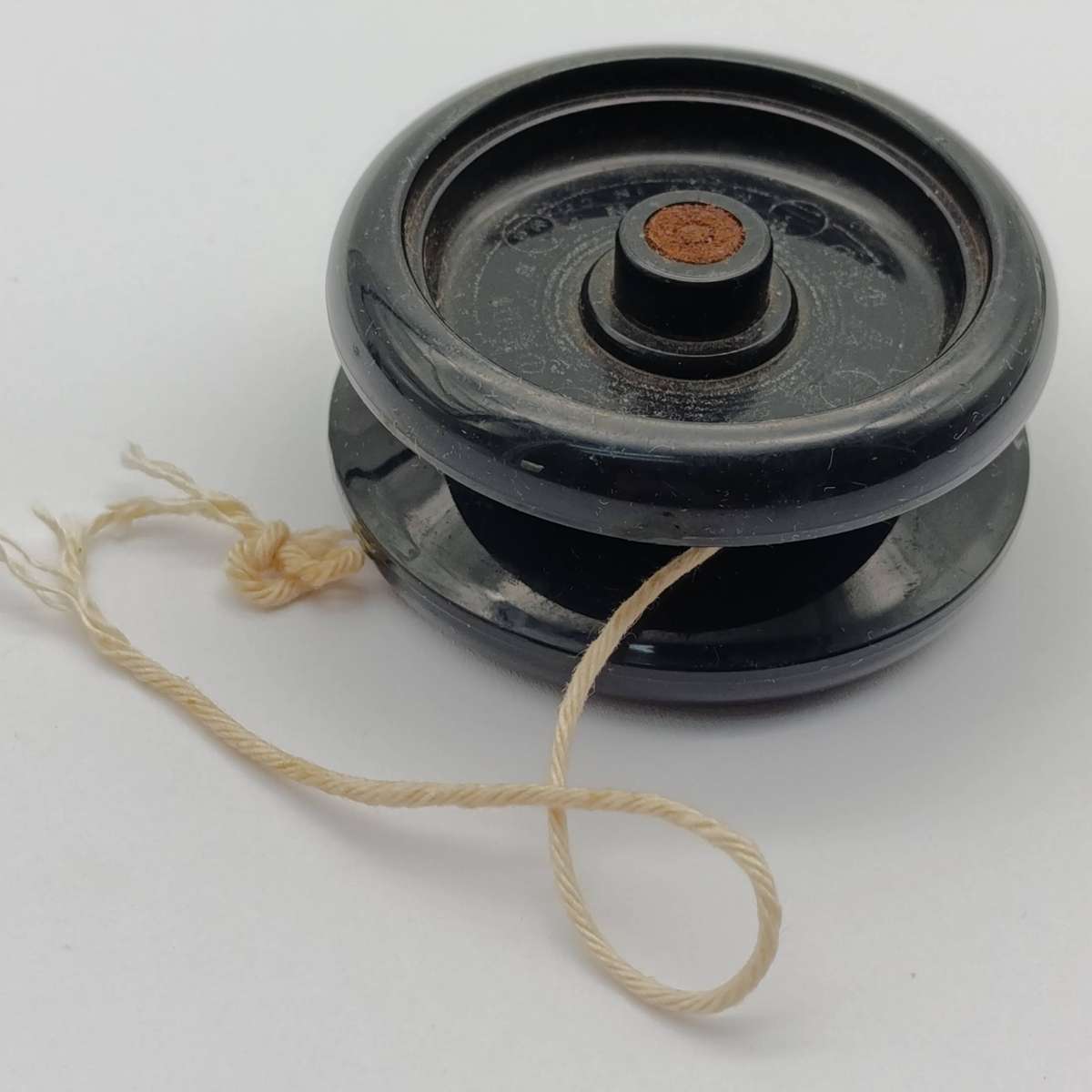 Vintage Asteria Yo-Yo with wooden axle