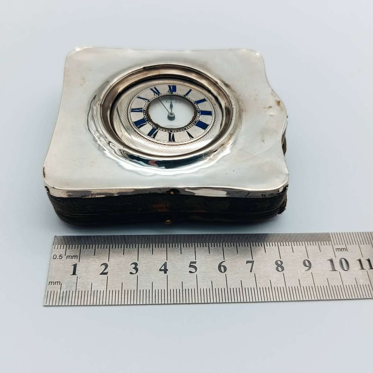 Antique hallmarked silver 1892 half hunter pocketwatch in silver front travelling case - working