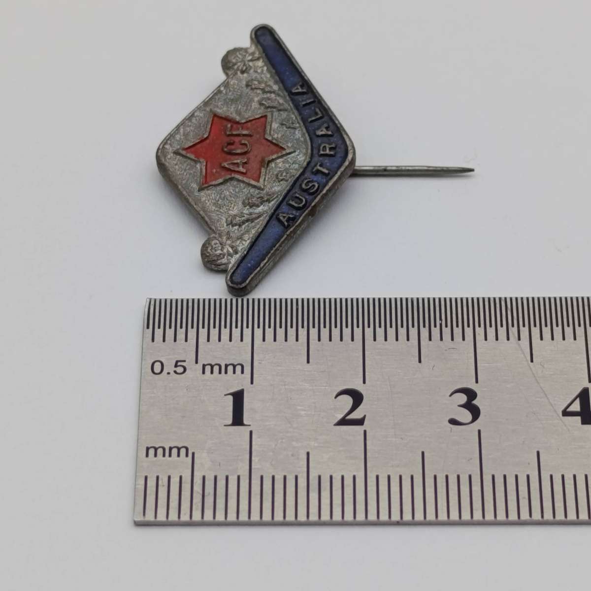 Antique Australian Comforts Fund 2 Shilling charity badge