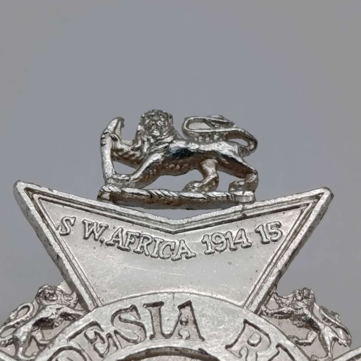 Rhodesian Regiment stay brite cap badge