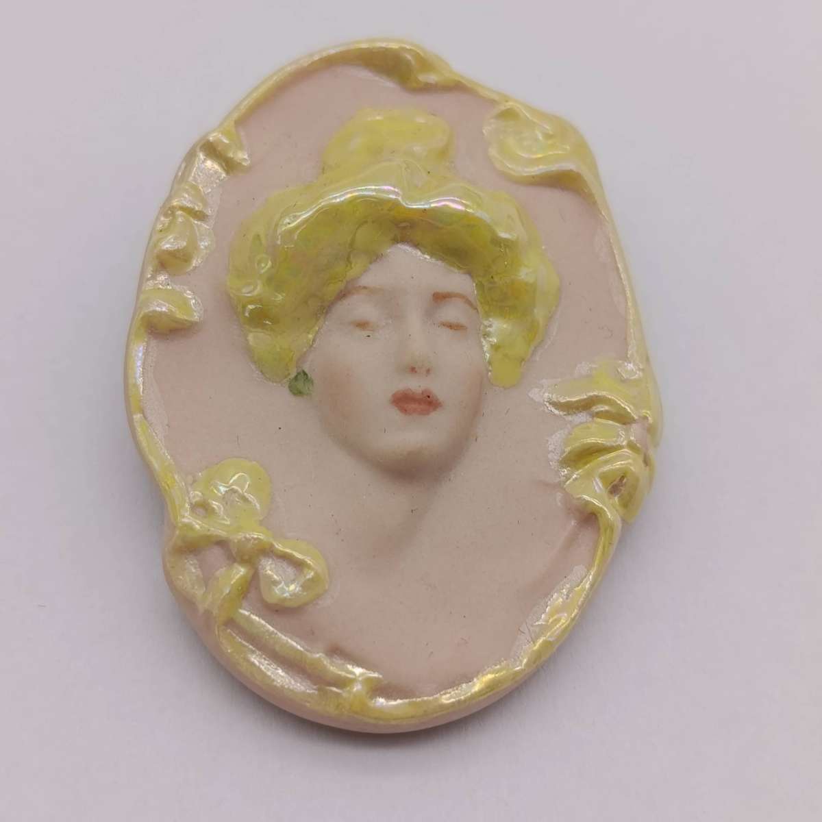 Vintage Renaissance glazed porcelain brooch in box