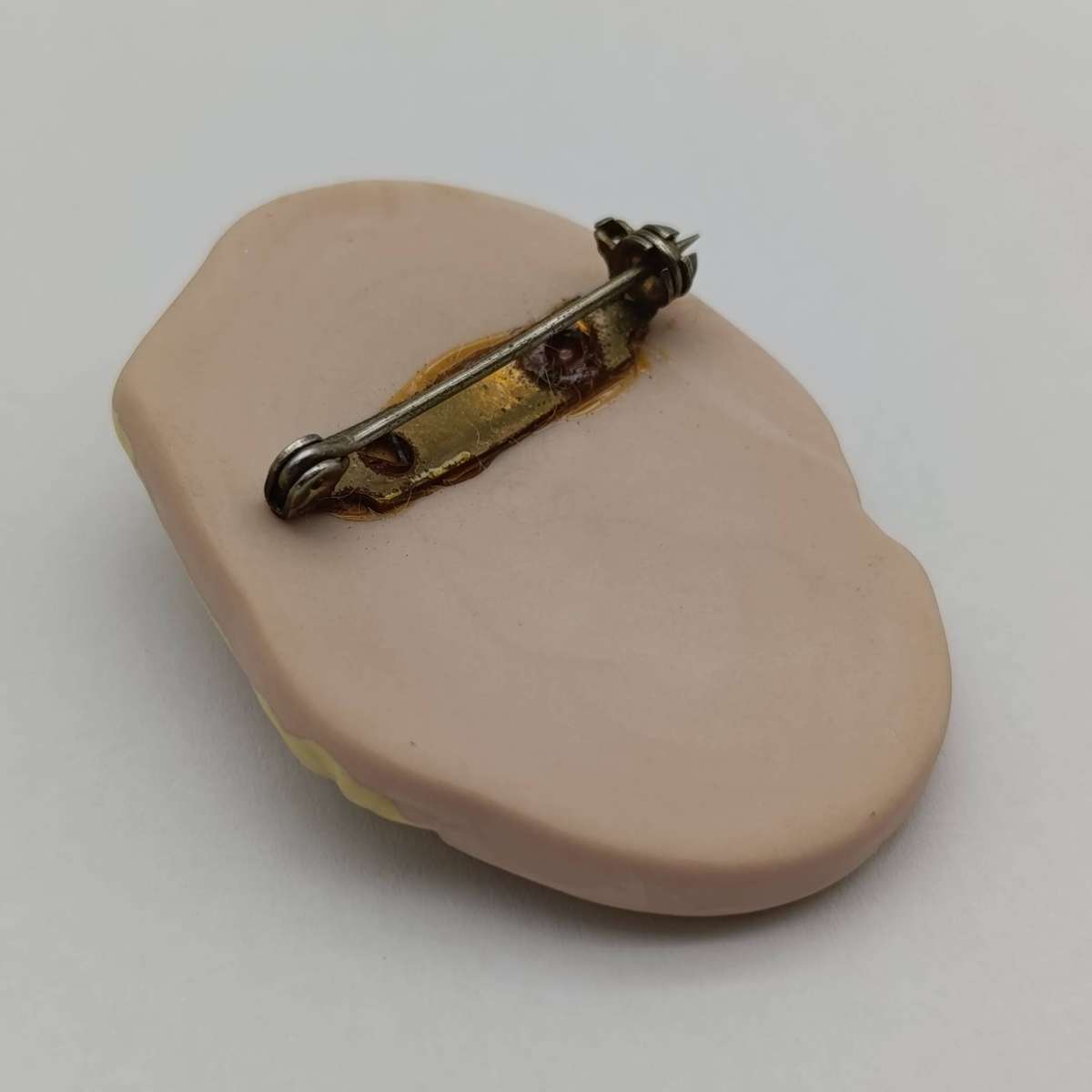 Vintage Renaissance glazed porcelain brooch in box