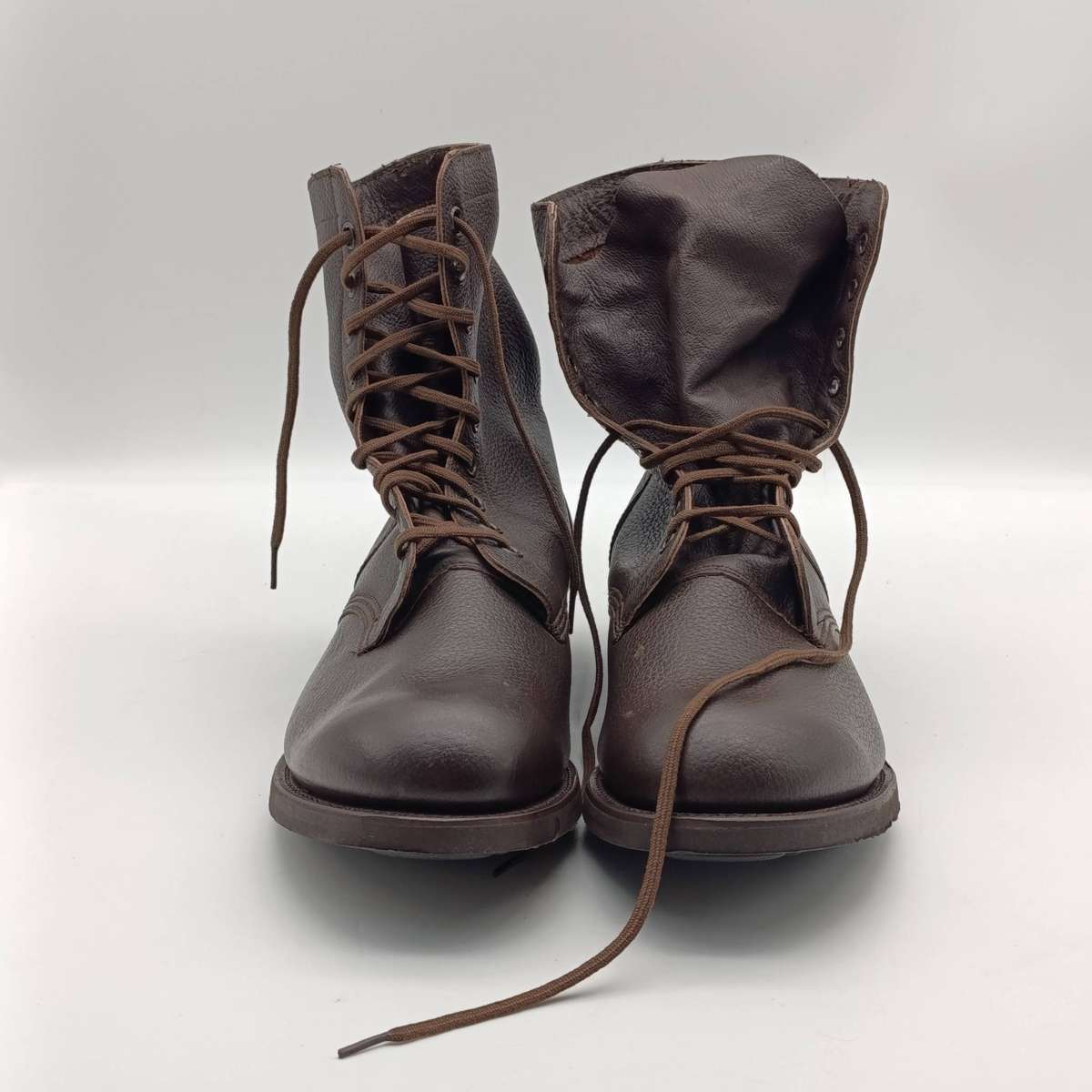 SADF brown leather boots - UK size 10 - excellent unused condition