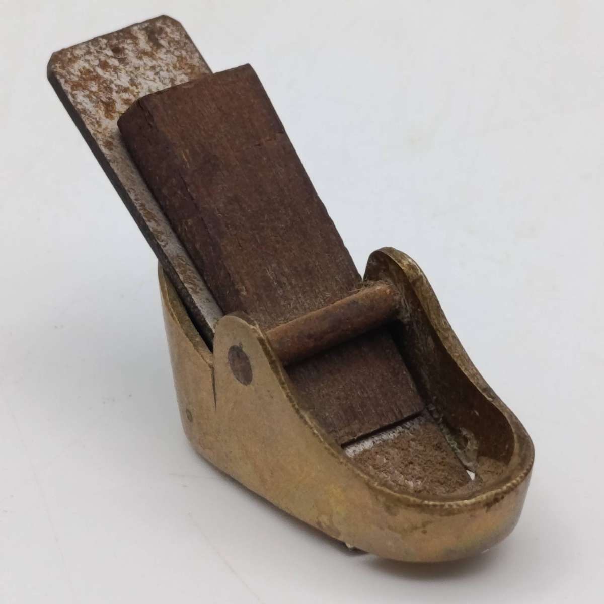 Lot of 4 vintage Violin planes and other tools for violin making